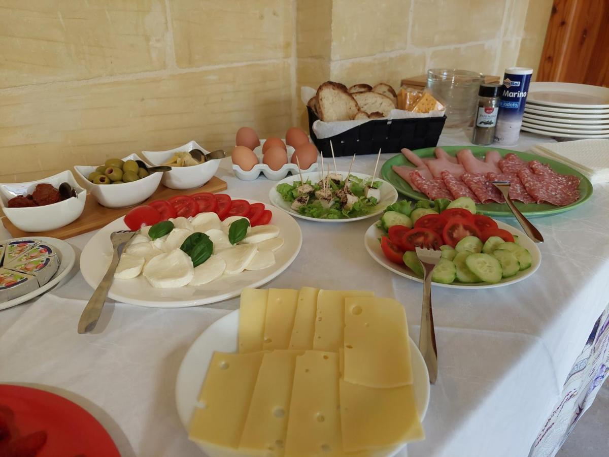 Mj Farmhouse B&B Xagħra Eksteriør billede